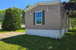 12048 Nicki Ln, Chardon, OH 44024 - Photo 2