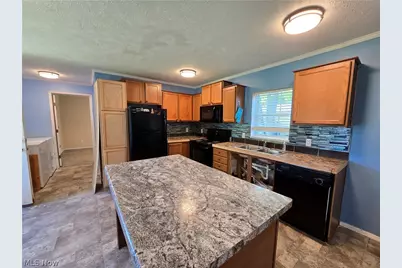 12048 Nicki Lane, Chardon, OH 44024 - Photo 4