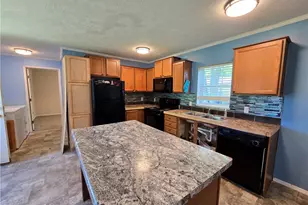 12048 Nicki Ln, Chardon, OH 44024 - Photo 4