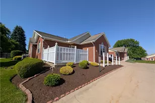 202 Greenbriar Ln, Dalton, OH 44618 - Photo 2