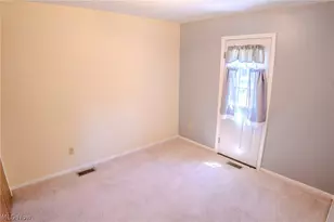 906 Ivor Ave, Akron, OH 44314 - Photo 10