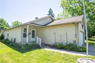 906 Ivor Ave, Akron, OH 44314 - Photo 2