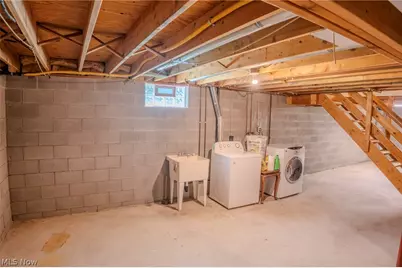 906 Ivor Avenue, Akron, OH 44314 - Photo 12