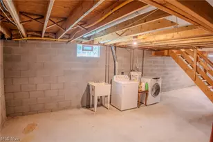 906 Ivor Ave, Akron, OH 44314 - Photo 12