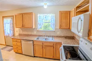 906 Ivor Ave, Akron, OH 44314 - Photo 4