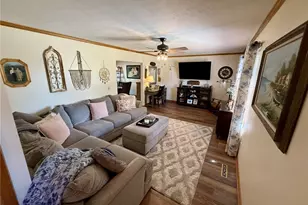 812 Brentwood Dr, Belpre, OH 45714 - Photo 4