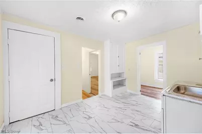 3020 W 47th Street, Loveland, OH 44102 - Photo 2