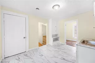 3020 W 47th St, Loveland, OH 44102 - Photo 2