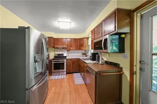 9621 Wolfe Rd, Windham, OH 44288 - Photo 8