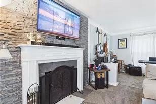 683 E Ford Ave, Barberton, OH 44203 - Photo 6