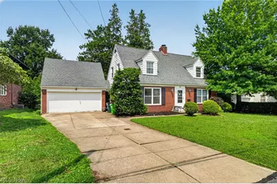 683 E Ford Avenue, Barberton, OH 44203 - Photo 1