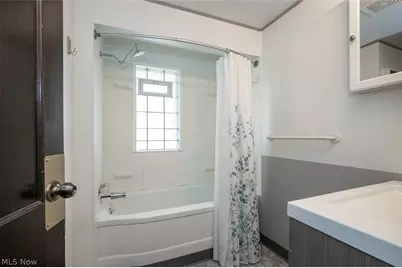 2083 Chesterland Avenue, Oakwood, OH 44107 - Photo 18