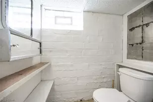 2083 Chesterland Ave, Oakwood, OH 44107 - Photo 24