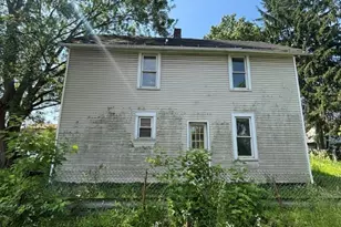 756 Brown St, Akron, OH 44311 - Photo 2