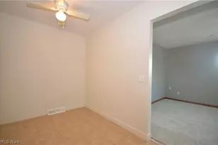 625 Hillman Rd, Akron, OH 44312 - Photo 14