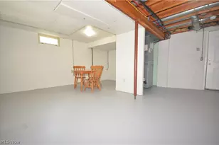 625 Hillman Rd, Akron, OH 44312 - Photo 24