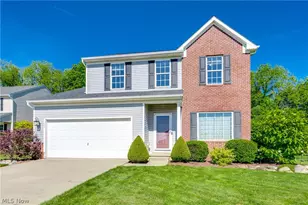 163 Newton Dr, Wadsworth, OH 44281 - Photo 2