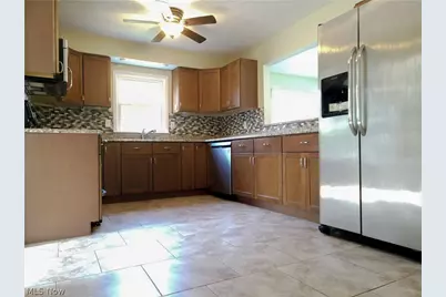 820 Peach Boulevard, Willoughby, OH 44094 - Photo 12