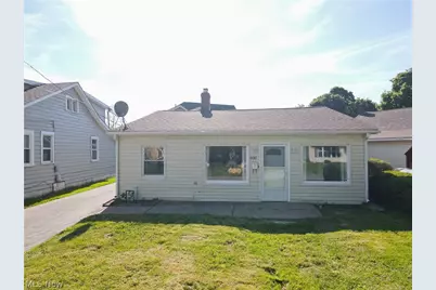 820 Peach Boulevard, Willoughby, OH 44094 - Photo 2