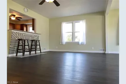 820 Peach Boulevard, Willoughby, OH 44094 - Photo 10