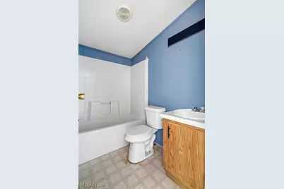 3354 Hilton Street NW #4, Massillon, OH 44646 - Photo 6