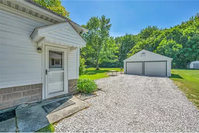 9598 Quarry Road, South Amherst, OH 44001 - Photo 6