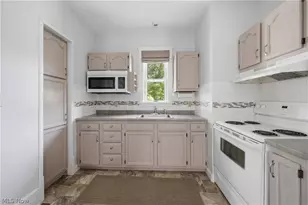 2613 Crown Pl NW, Canton, OH 44708 - Photo 10