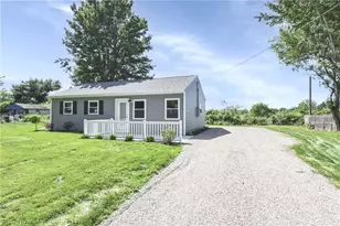 310 Melanie Ln, Milan, OH 44846 - Photo 6