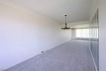 651 E Parkleigh Drive, Green Hills, OH 44131 - Photo 8