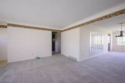 651 E Parkleigh Drive, Green Hills, OH 44131 - Photo 4