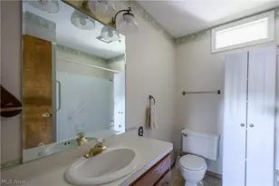 651 E Parkleigh Dr, Green Hills, OH 44131 - Photo 20
