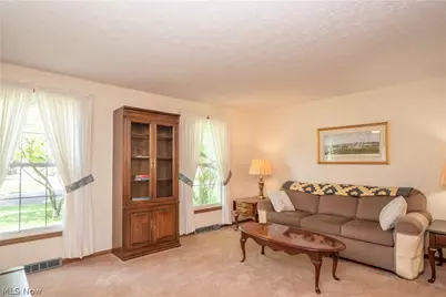 6890 Waltham Street NW, Canton, OH 44708 - Photo 8