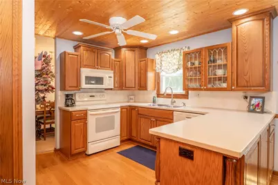 6890 Waltham Street NW, Canton, OH 44708 - Photo 12
