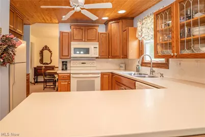 6890 Waltham Street NW, Canton, OH 44708 - Photo 14