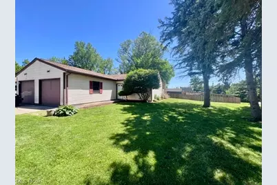 122 Royal Crest Drive #G, Seville, OH 44273 - Photo 2