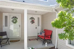 709 Gold Leaf Ct, Streetsboro, OH 44241 - Photo 2