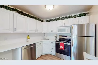 709 Gold Leaf Court, Streetsboro, OH 44241 - Photo 4