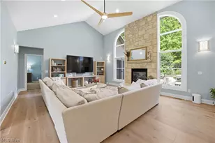 11565 Robin Wood Ln, Chagrin Falls, OH 44023 - Photo 4
