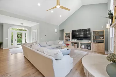 11565 Robin Wood Lane, Chagrin Falls, OH 44023 - Photo 4