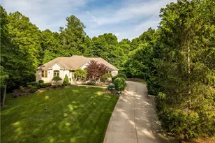 11565 Robin Wood Ln, Chagrin Falls, OH 44023 - Photo 48