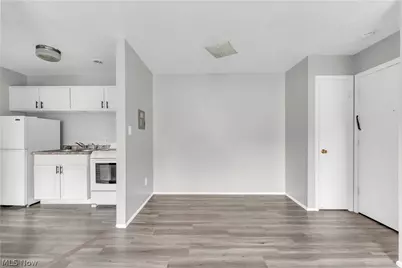 1415 Wyandotte Avenue #303, Oakwood, OH 44107 - Photo 8