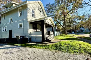 869 Berwin St, Akron, OH 44310 - Photo 2