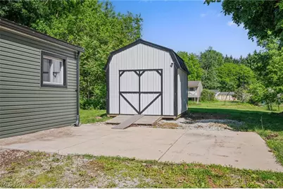 815 E Cassell Avenue, Barberton, OH 44203 - Photo 28