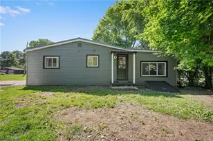 815 E Cassell Ave, Barberton, OH 44203 - Photo 30
