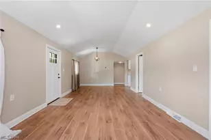 815 E Cassell Ave, Barberton, OH 44203 - Photo 8