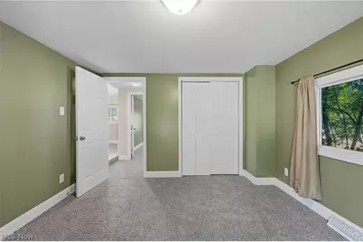 815 E Cassell Avenue, Barberton, OH 44203 - Photo 24