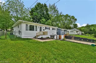 327 Horton Ave, Akron, OH 44312 - Photo 2