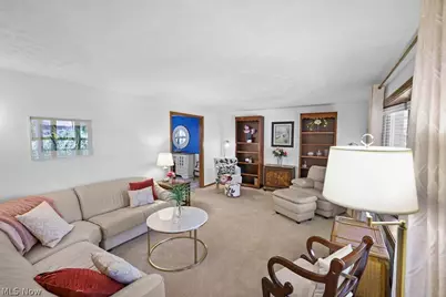 2438 Lyndon Drive, Green, OH 44685 - Photo 6