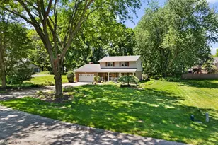 2438 Lyndon Dr, Green, OH 44685 - Photo 2