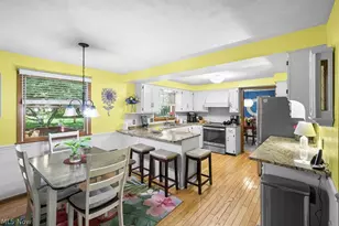 2438 Lyndon Dr, Green, OH 44685 - Photo 12
